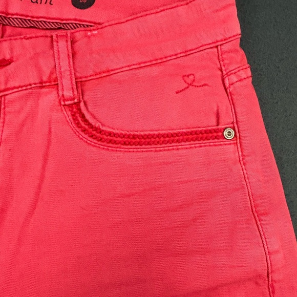 s.Oliver Red Smart Bermuda Loose Fit Shorts Size 36 US 28 - Picture 5 of 7